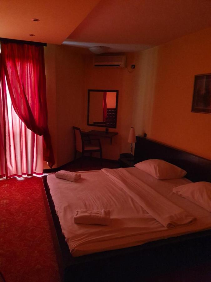 Hotel Sajam Novi Sad Exterior photo